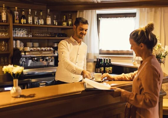 Bar Ahrntal ✱ Gemütliche Drinks & entspannte Atmosphäre